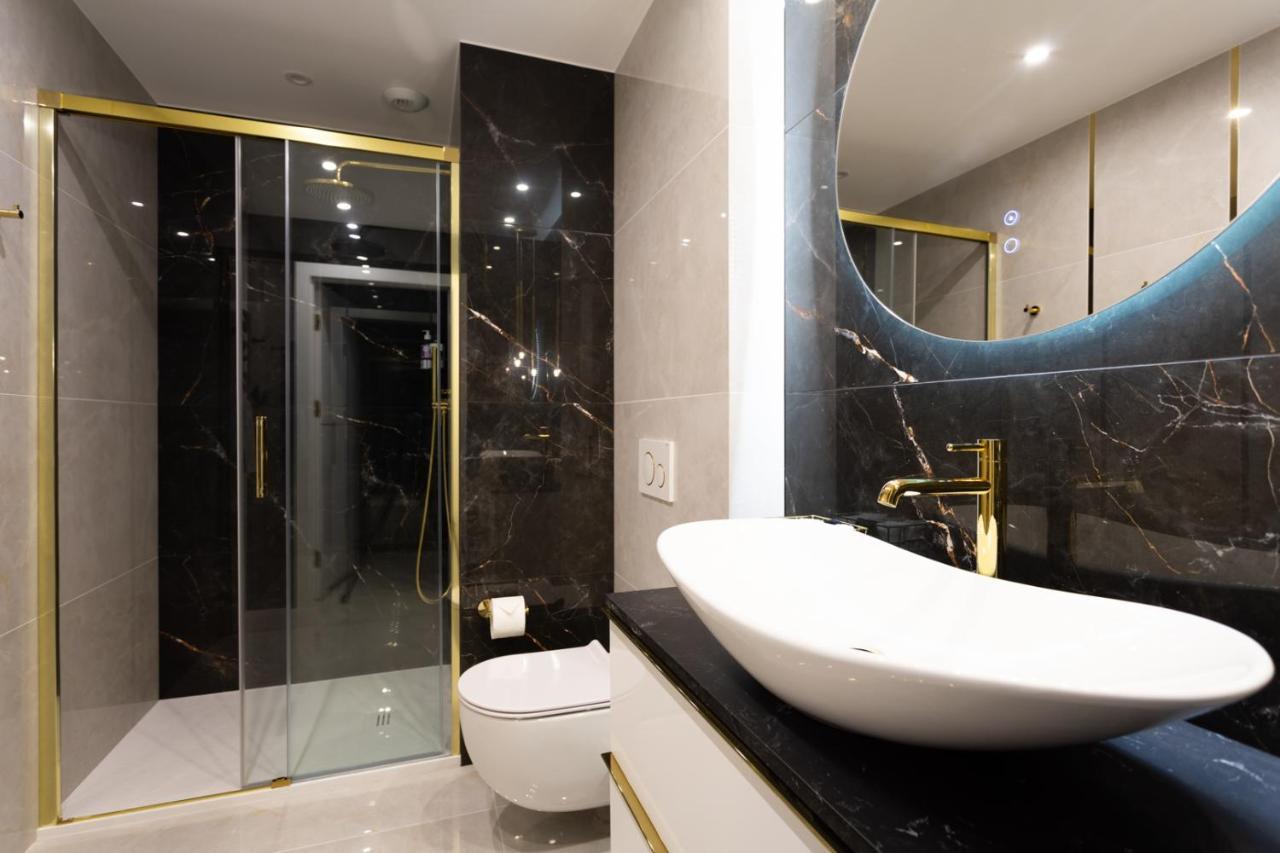 Golden Prince Apartment, So Close To Rynek! Free Parking Included. فروتسواف المظهر الخارجي الصورة
